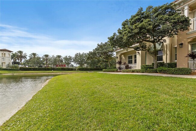 Building Photo - 4023 Cascada Cir