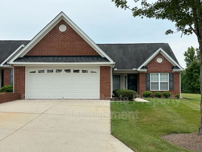 Primary Photo - 2152 Rosemont Dr