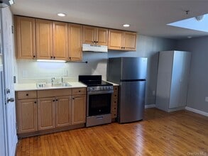 Building Photo - 94 4th Ave