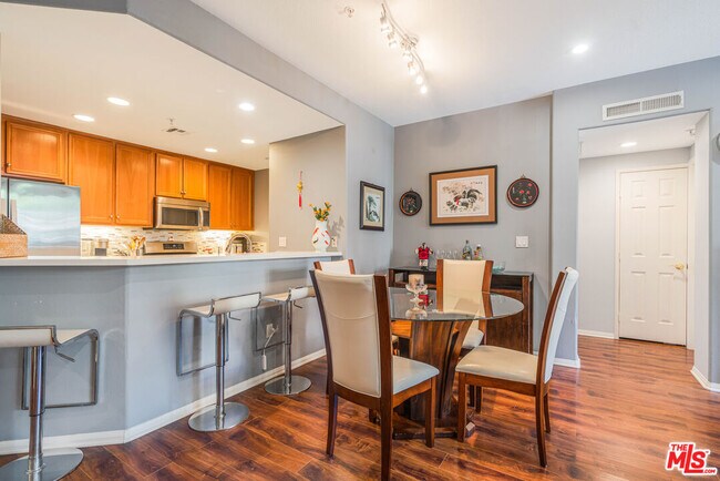 Foto del edificio - 12963 W Runway Rd