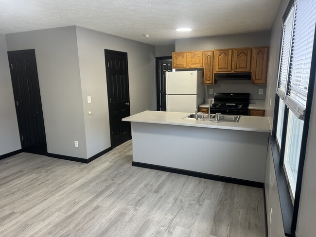 Building Photo - 50 Greenbrier Plz