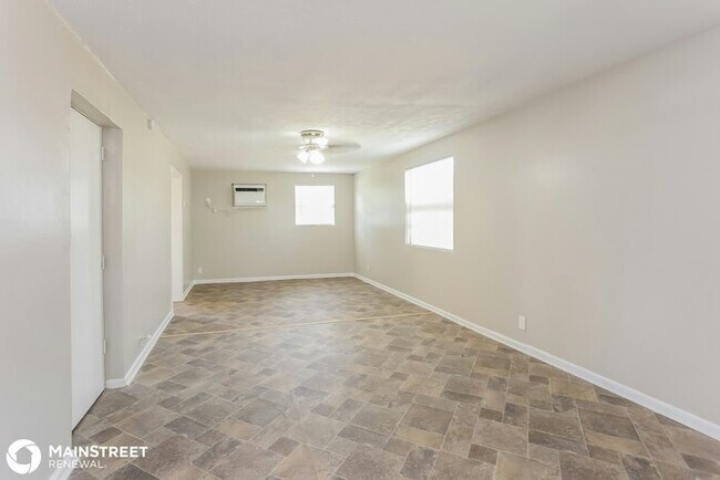 Foto del edificio - 4653 HALDIS AVE, JACKSONVILLE, FL 32208