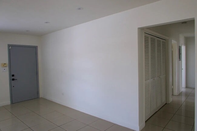 Building Photo - 3011 SW 97th Ct