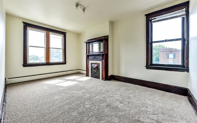 Foto del edificio - 5110 Friendship Ave