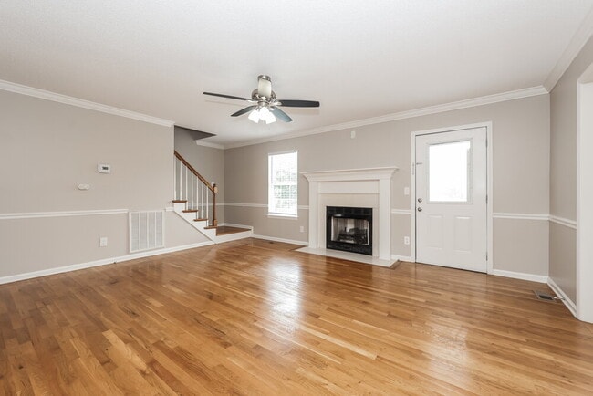 Building Photo - 1318 Knight Dr