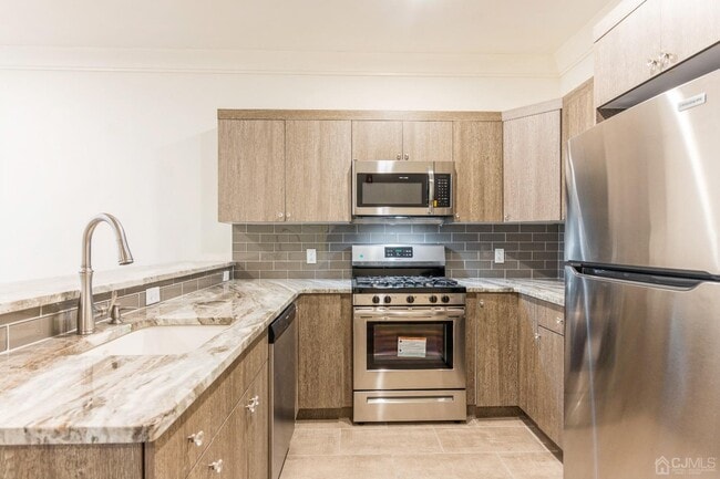 Building Photo - 361 Main St