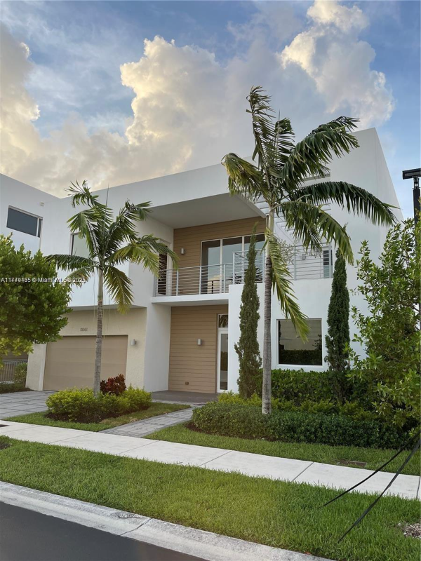 Foto principal - 10061 NW 75th St