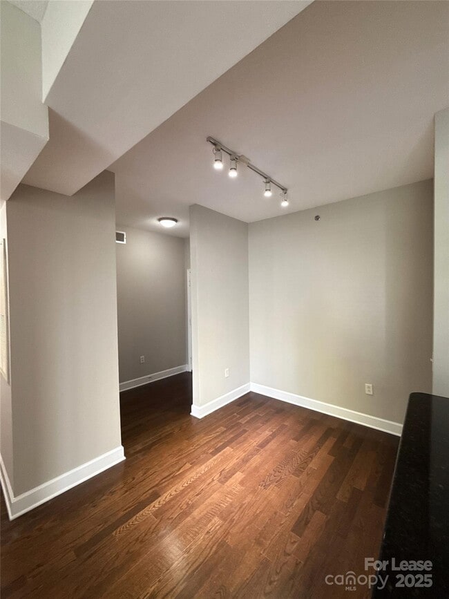 Foto del edificio - 1315 East Blvd