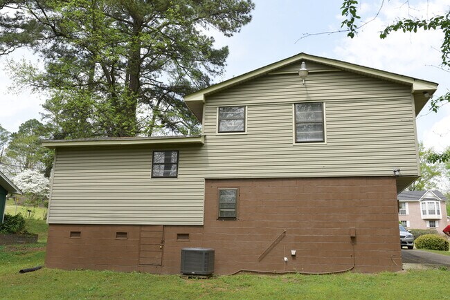 Building Photo - Lovely Home!