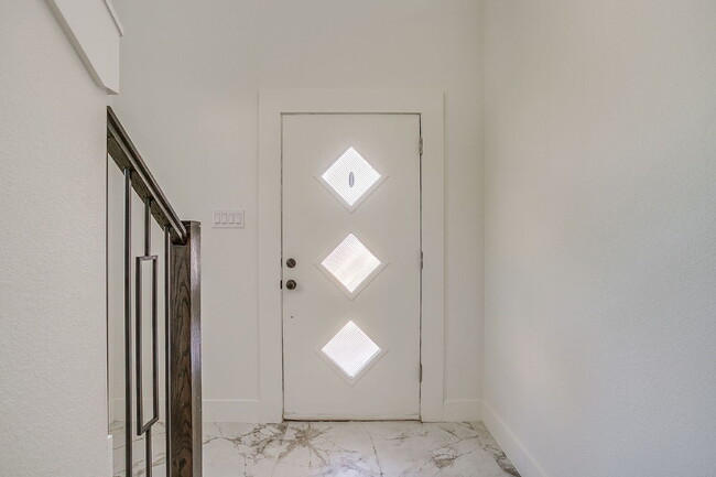 Photo - Beautiful New Build in Heart of Fort Worth! Apartment