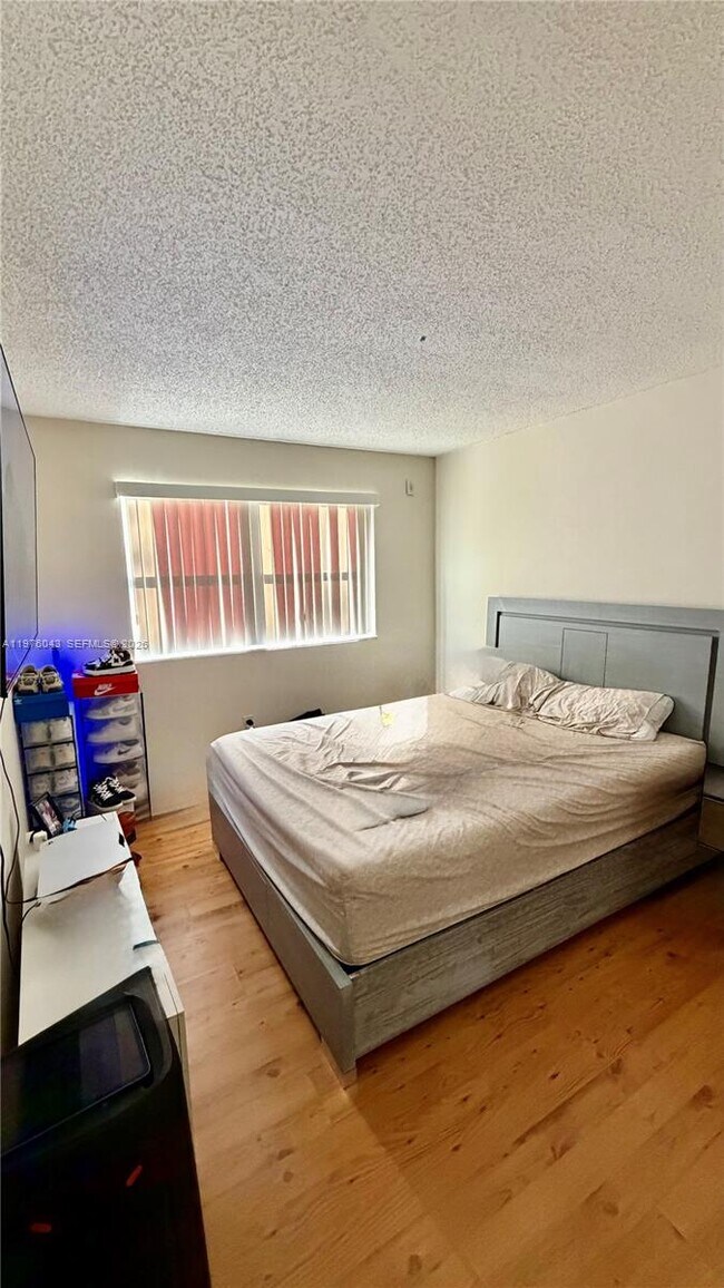 Foto del edificio - 7210 NW 179th St