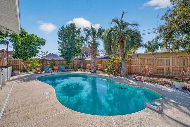 Foto del edificio - 13833 Dominica Dr