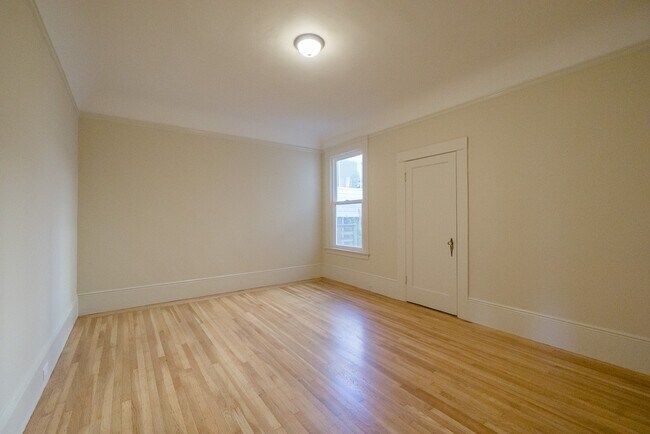 Foto del edificio - 2040-2044 Larkin Street