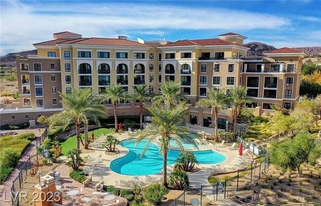 Building Photo - Stunning studio in Lake Las Vegas