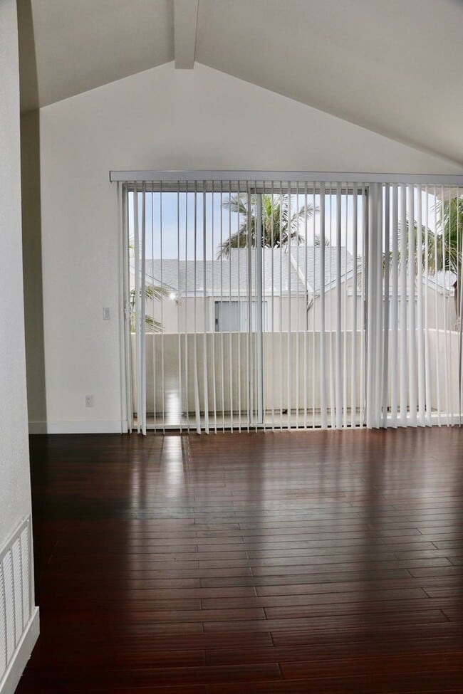 Interior Photo - 125 Hillcrest Drive