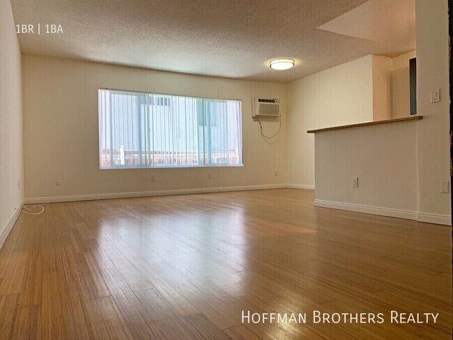 Foto del edificio - 1847 Winona Blvd