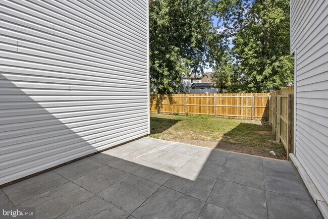 Foto del edificio - 111 Hidden Valley Ln