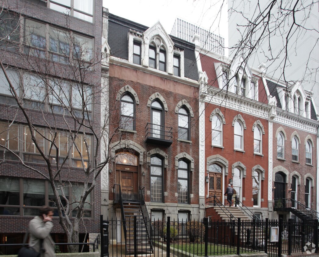 Foto del edificio - 1239 N Dearborn St
