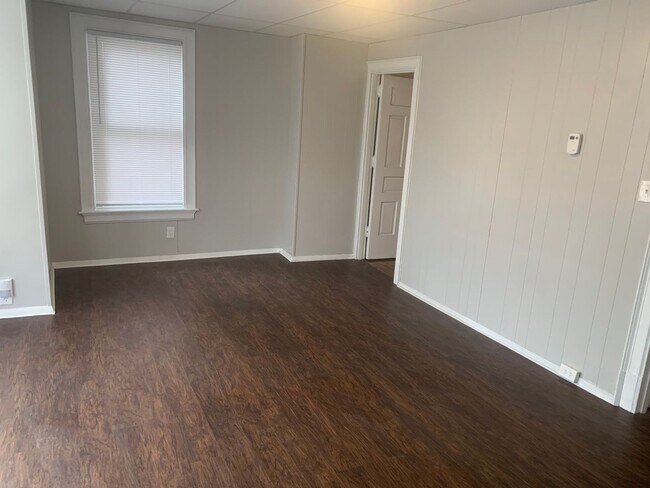 Foto del edificio - Spacious 3 bedroom 1.5 bath-York City SD