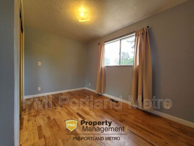 Building Photo - 7802 SE 68th Ave