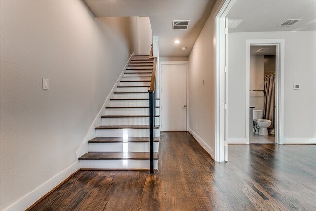 Foto del edificio - 4211 Rawlins St