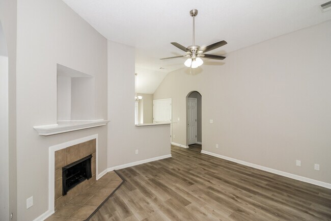 Foto del edificio - 5675 Mandy Smith Ln