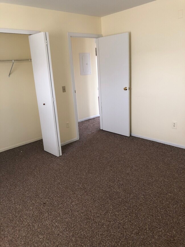 Master Bedroom - 214 Joy St