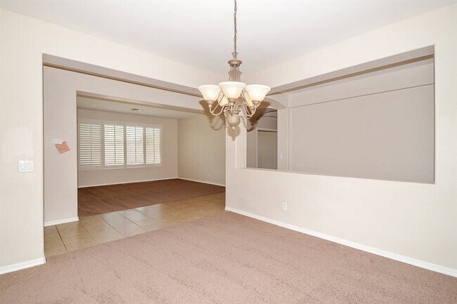 Building Photo - 5405 W Siesta Way