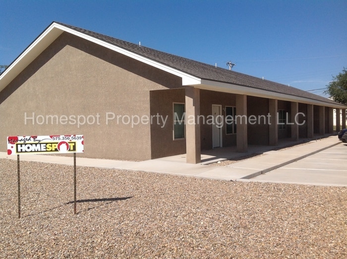 Primary Photo - 1005 N Bryan Ave