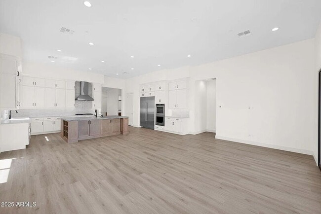 Building Photo - 2648 E Longhorn Ct