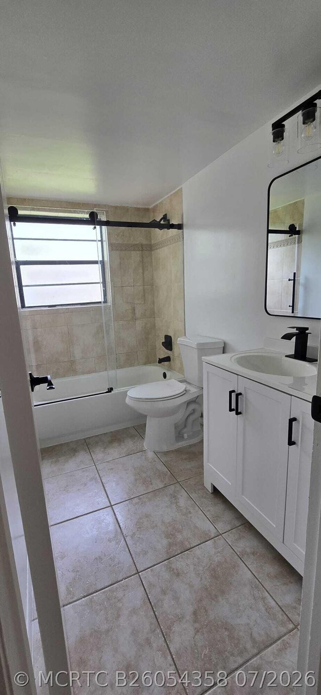 Building Photo - 2661 Riverside Dr