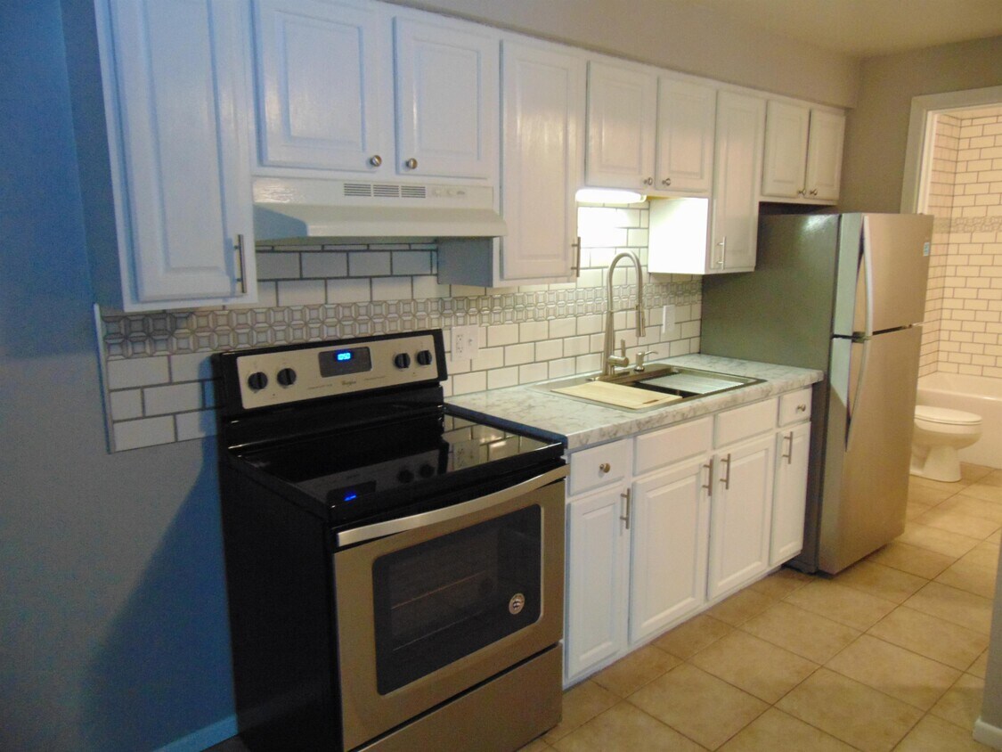 Primary Photo - 1769 Badger St