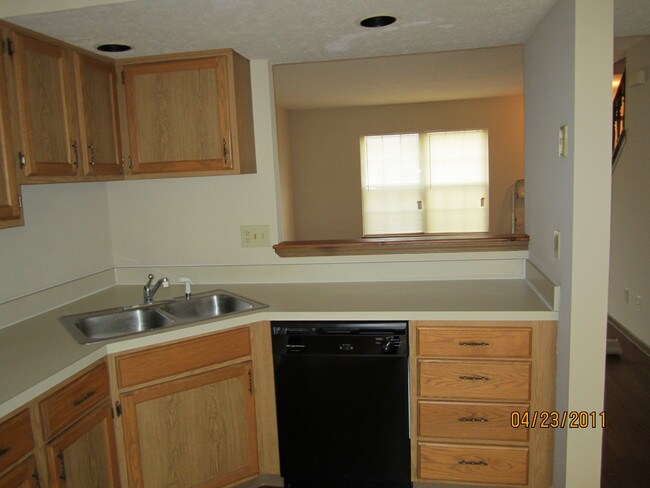 Foto del edificio - 635 Pebble Pl Dr