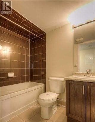 Building Photo - 2441 Greenwich Dr