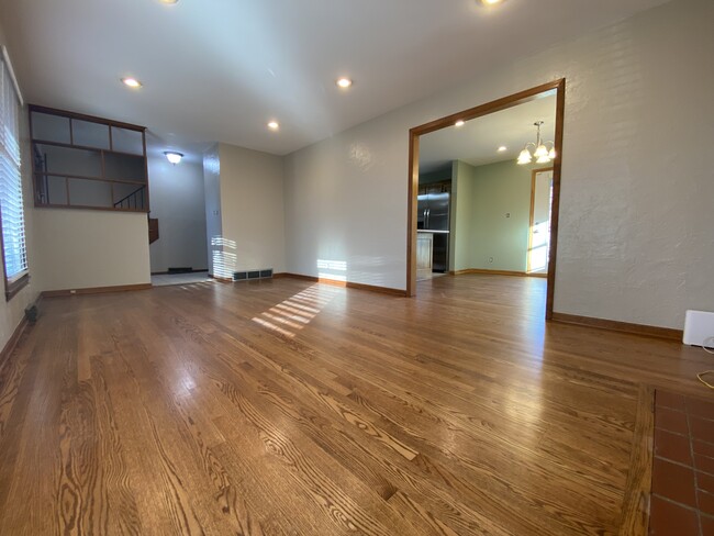 Building Photo - 9601 Horton St