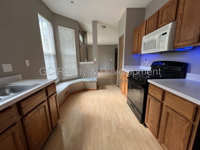 Foto del edificio - 159 Shorewood Dr