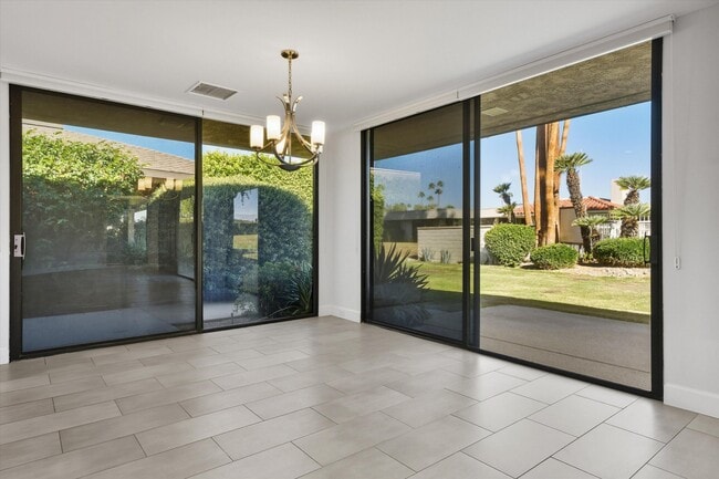 Building Photo - 47 Cornell Dr