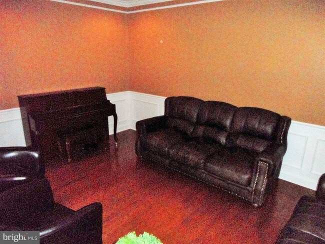 Building Photo - 46 Valley View Dr
