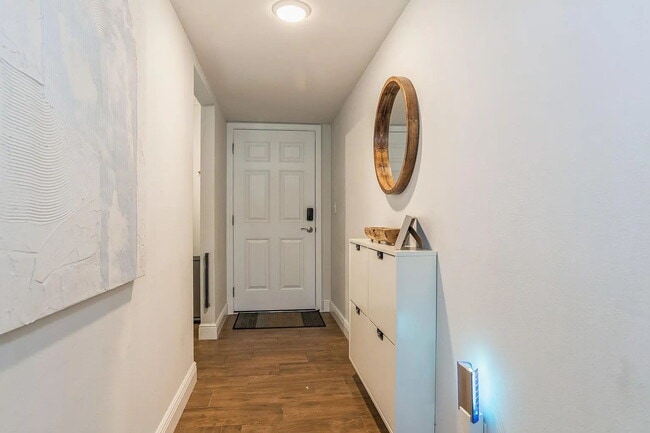 Foto del edificio - 250 Timber Lake Cir