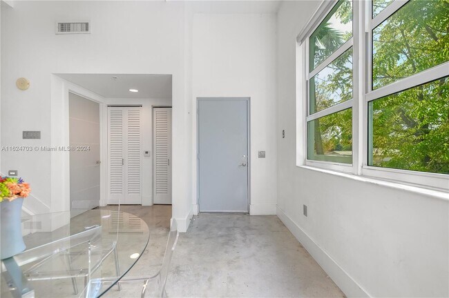 Foto del edificio - 3180 SW 22nd Terrace