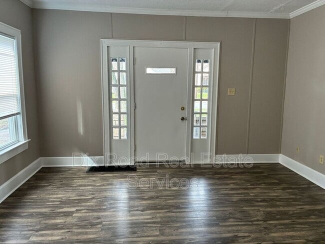 Building Photo - 2217 Winton St