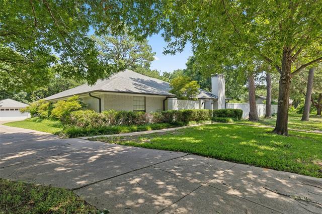 Building Photo - 2105 Clearbrook Ct