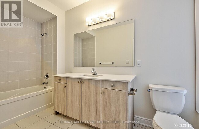 Photo du bâtiment - 1197 Stag Holw