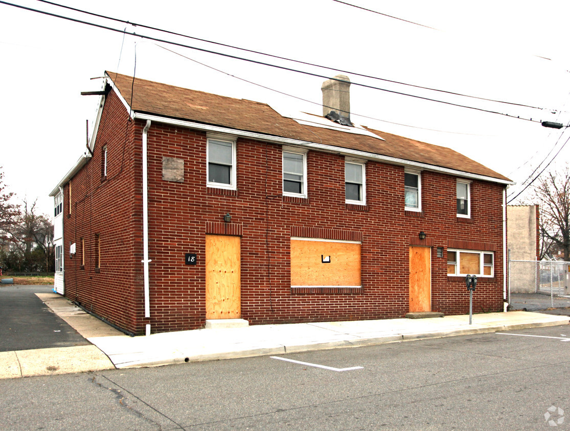 Primary Photo - Rooming House