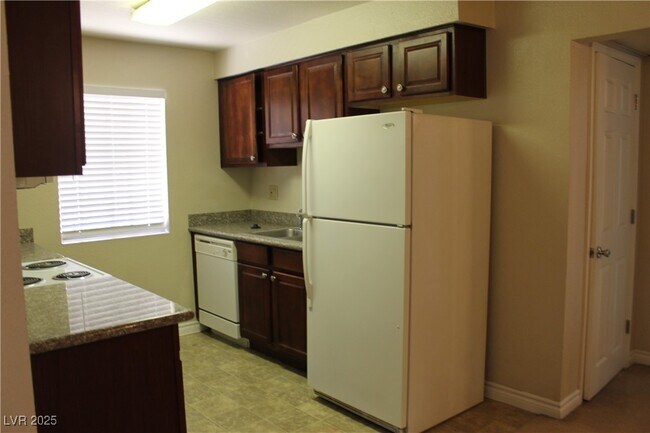 Foto del edificio - 4310 Sandy River Dr