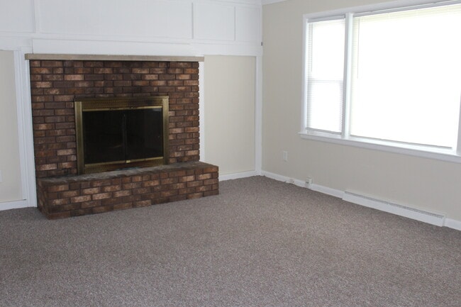 Building Photo - 1332 Sutherland Ave