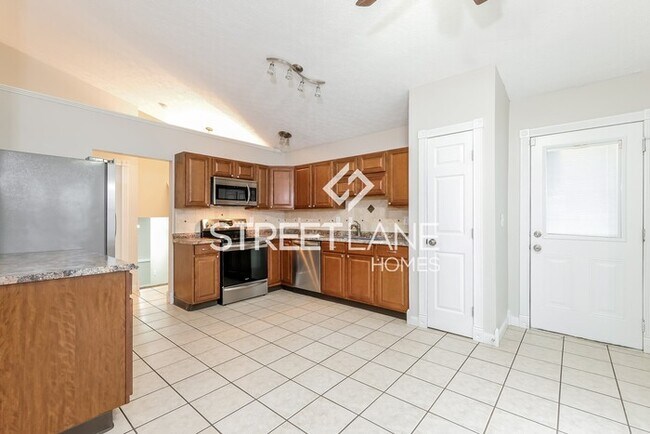 Building Photo - REDUCED!