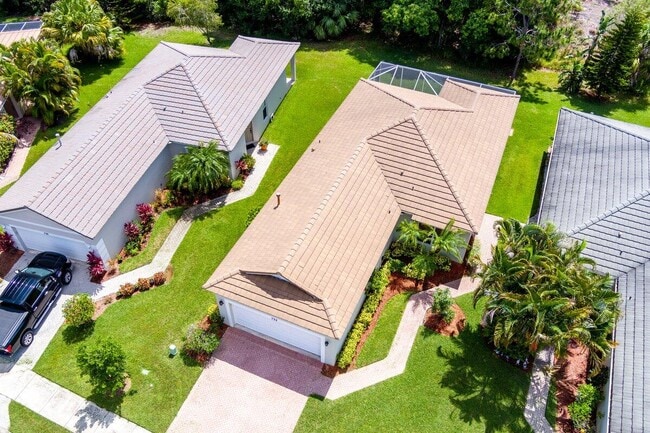 Foto del edificio - 732 SW Rocky Bayou Terrace