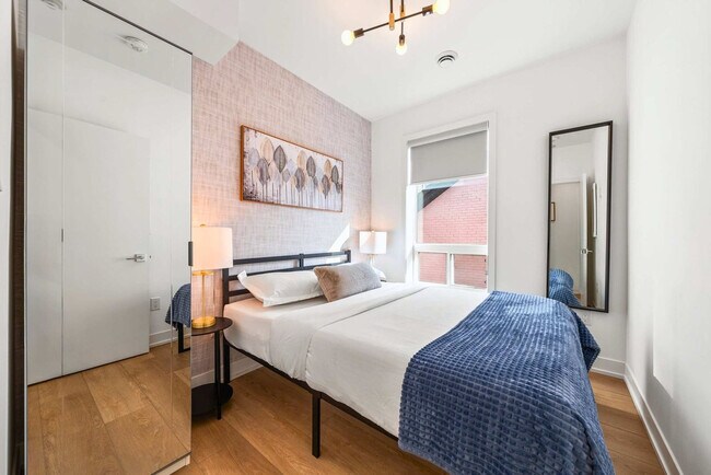 Photo du bâtiment - 168 McCaul St