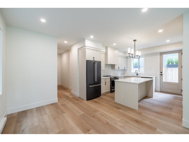 Building Photo - 23128-23196 96 Ave